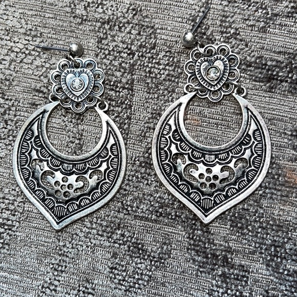 Silver earrings with heard and Rhinestone earrings - Picture 2 of 3